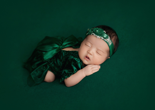 Ньюборн позировка